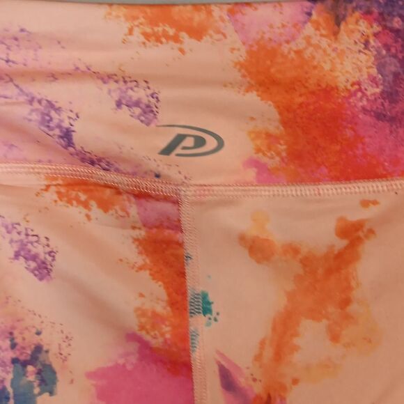 Moisture Wicking Colorful Abstract Print Athletic Yoga Capri Pants - Picture 4 of 7